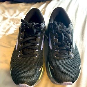 Brooks Ghost 15 shoes size 7 in women’s